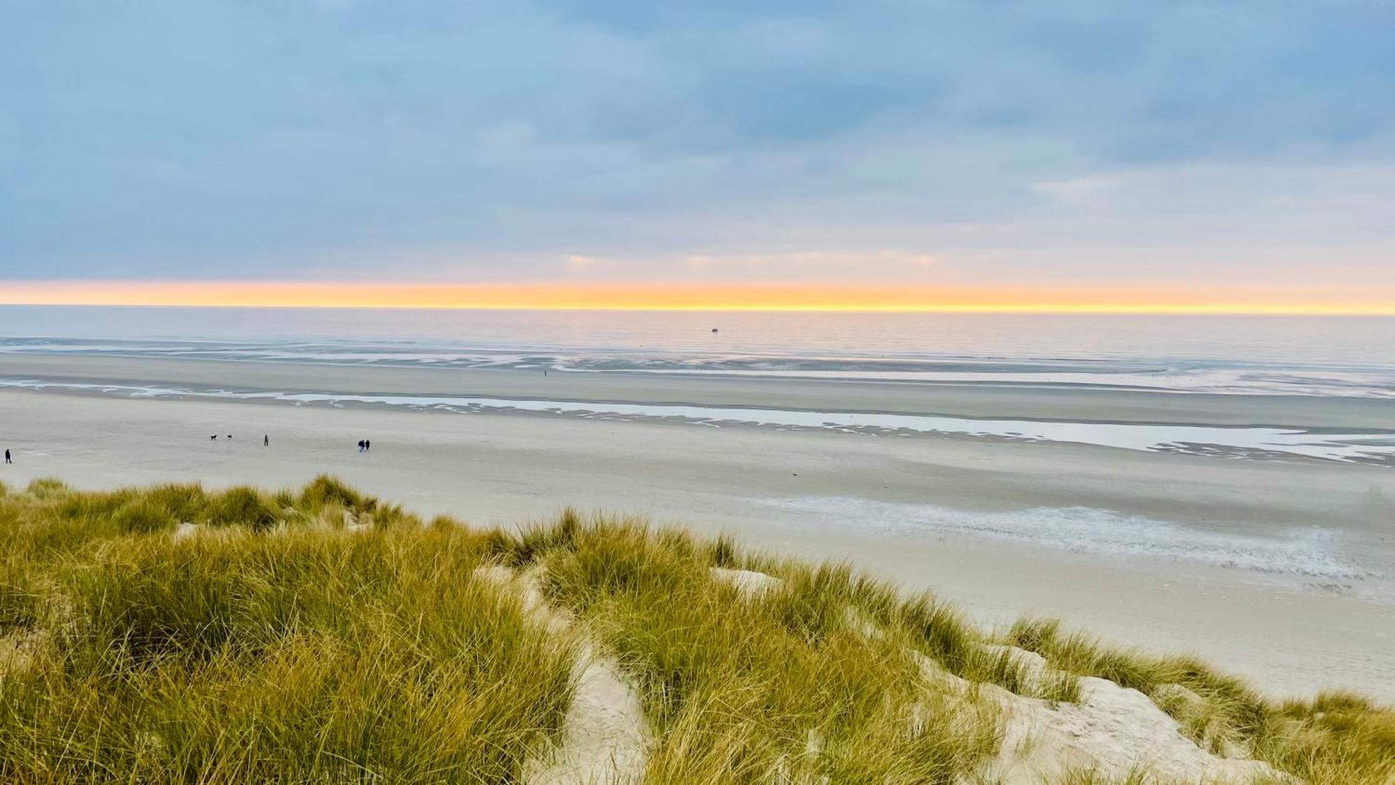Appartement Vue Mer Au Pied De La Plage De แมร์ลิมงต์ ภายนอก รูปภาพ